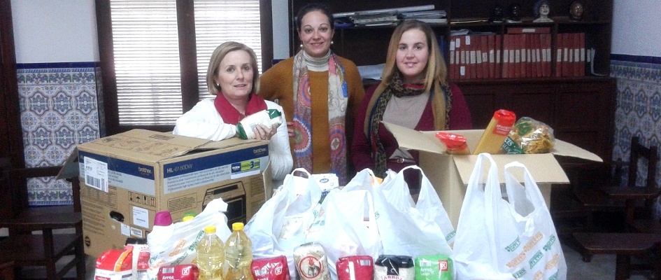 Entrega_alimentos_a_Cxritas_2016.jpg
