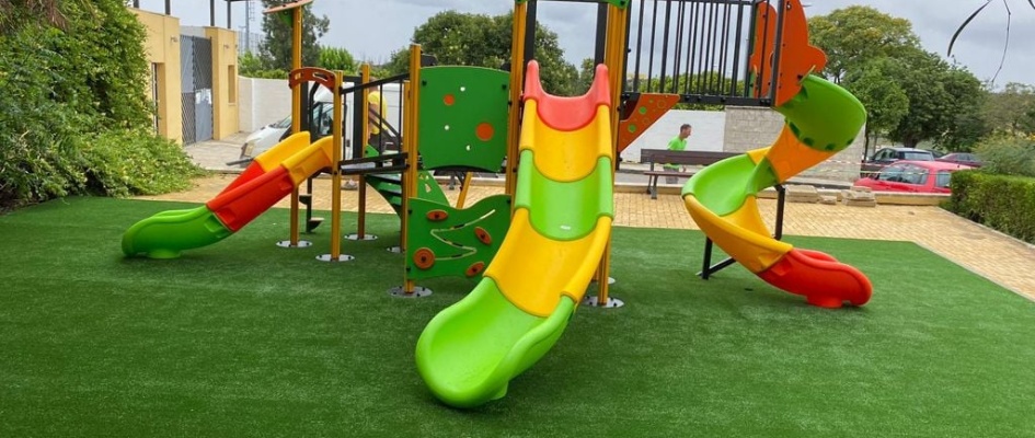 Parque infantil calle Platero 1