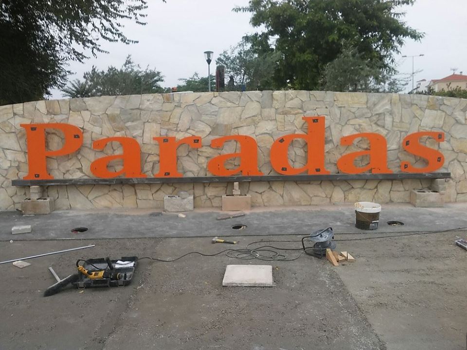 Cartel bienvenida Paradas 1
