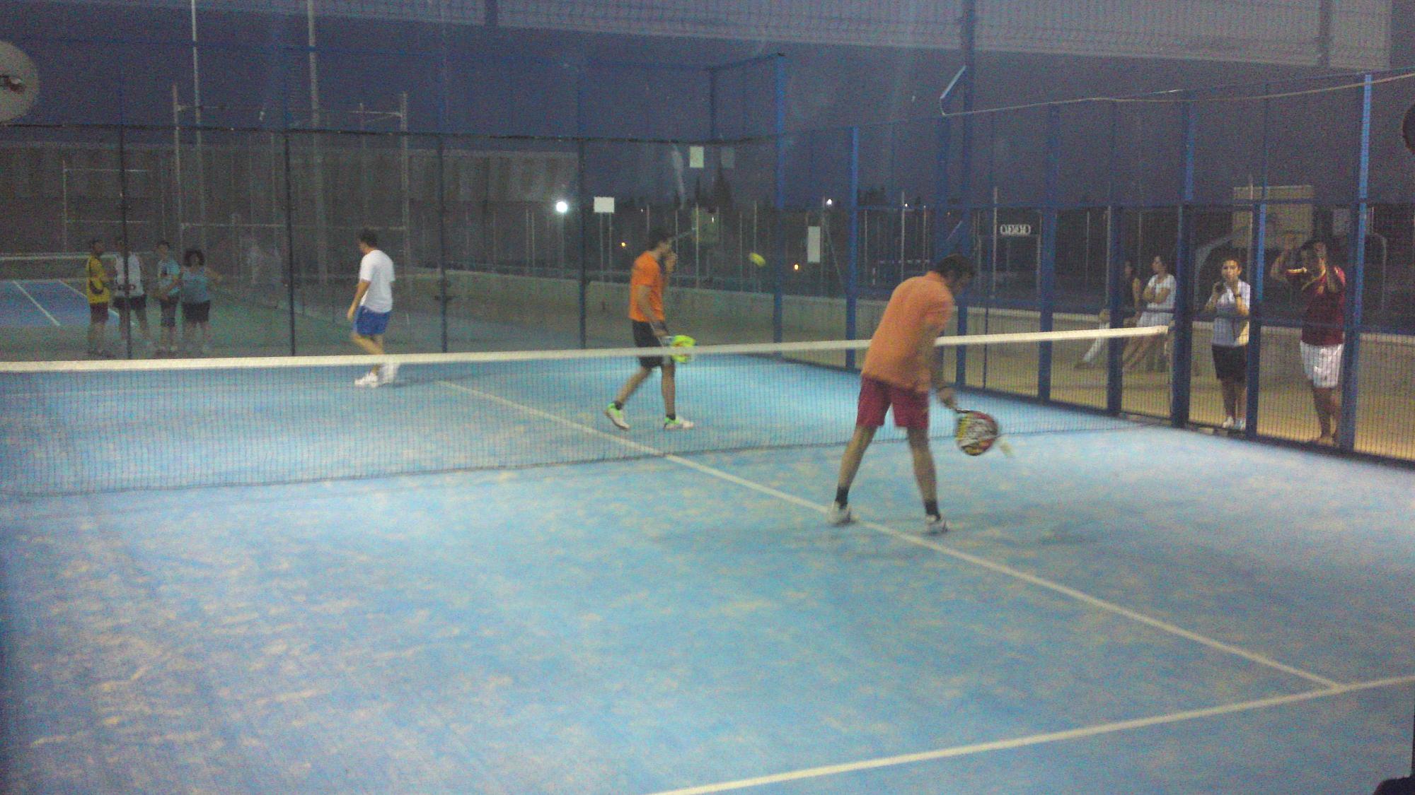 Padel_nocturno.JPG