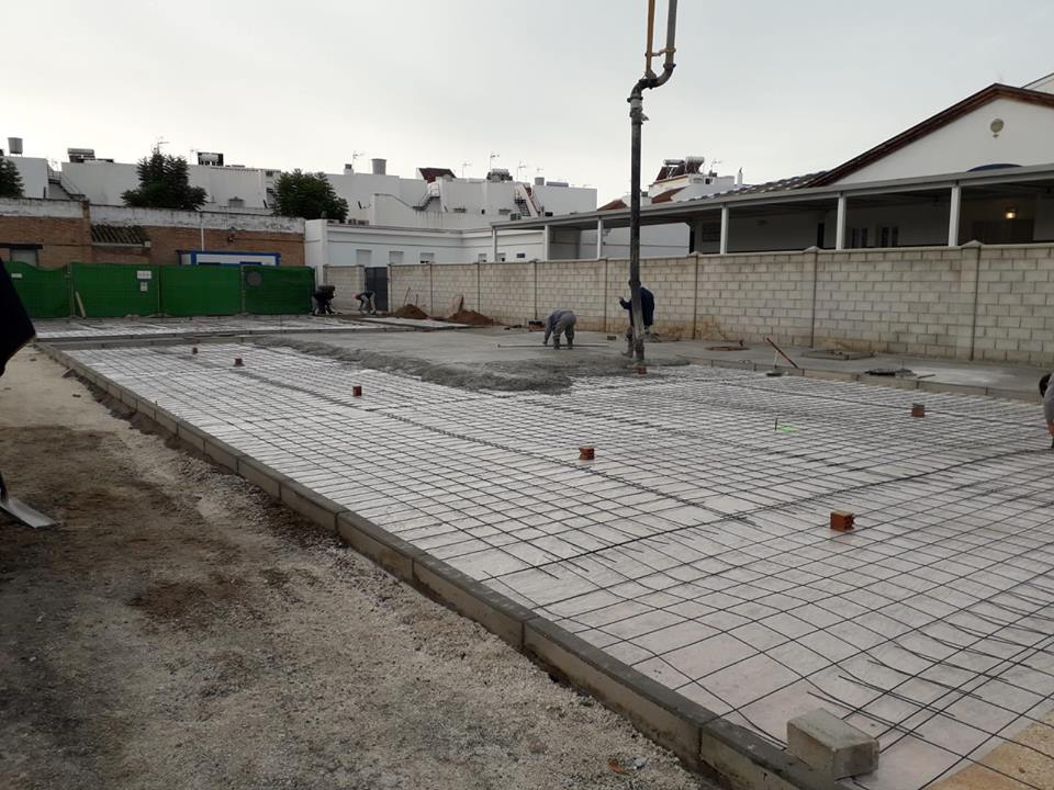 Parque infantil y pistas 3